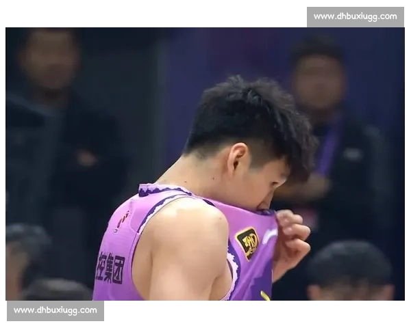 CBA 重磅转会!陈国豪接近加盟山东,辽宁续约张峻豪,张文逸留队 CBA 重磅转会!陈国豪接近加盟山东,辽宁续约张峻豪,张文逸留队